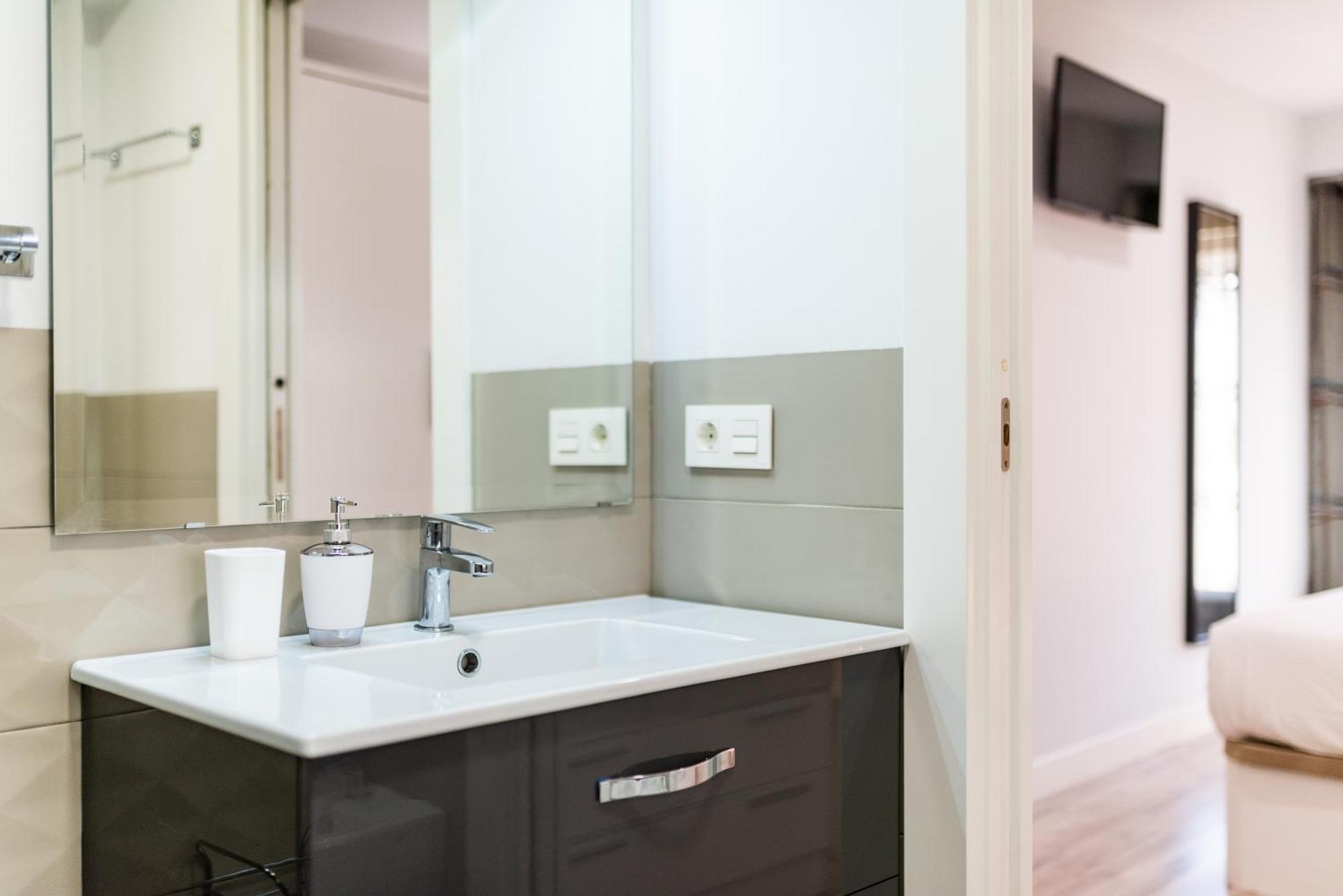 Oasis Centro De Granada Apartment Екстериор снимка